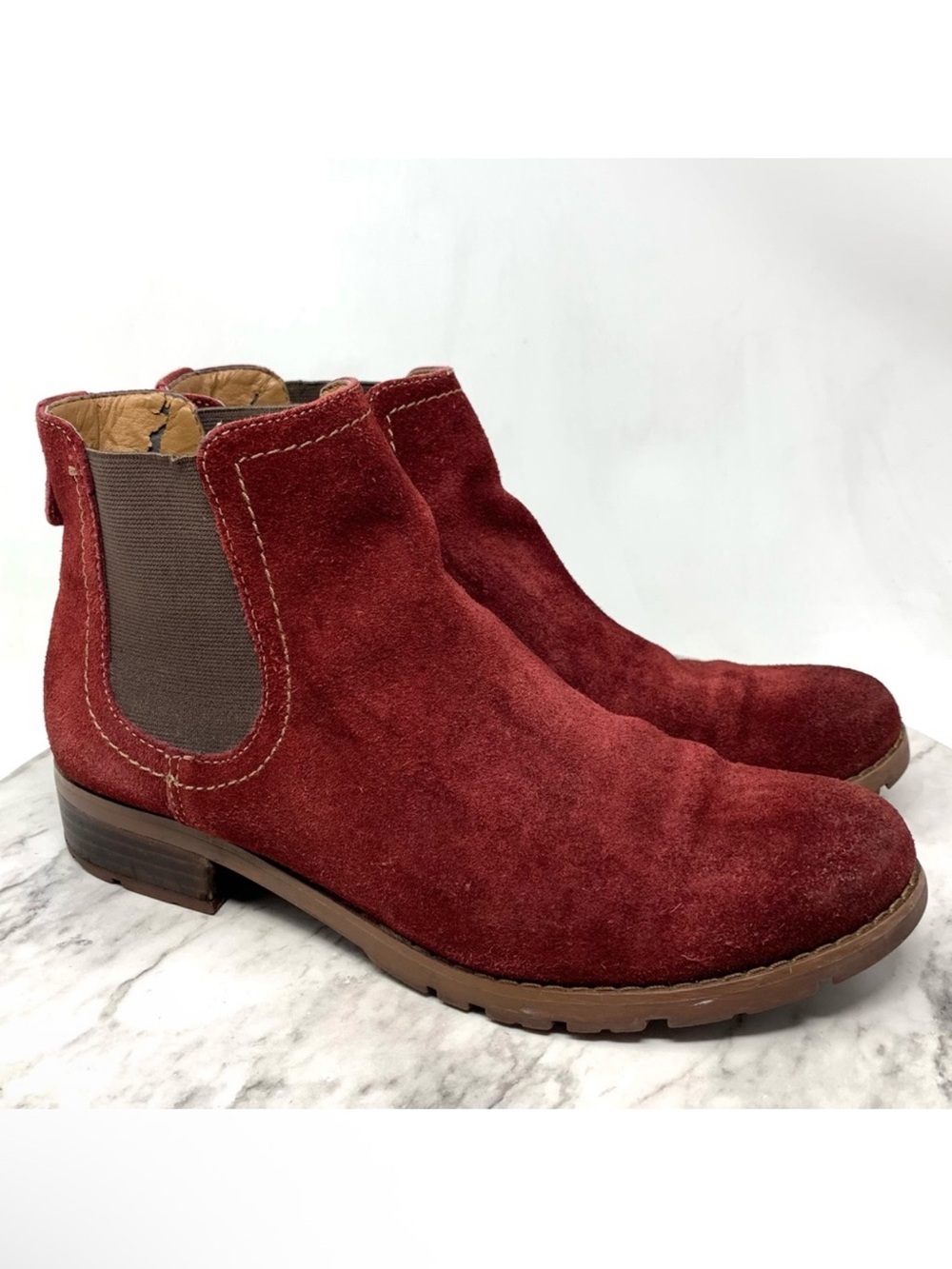 Sofft Selby Red Suede Comfort Chelsea Boots 8.5 Classic Preppy Rugged Sporty